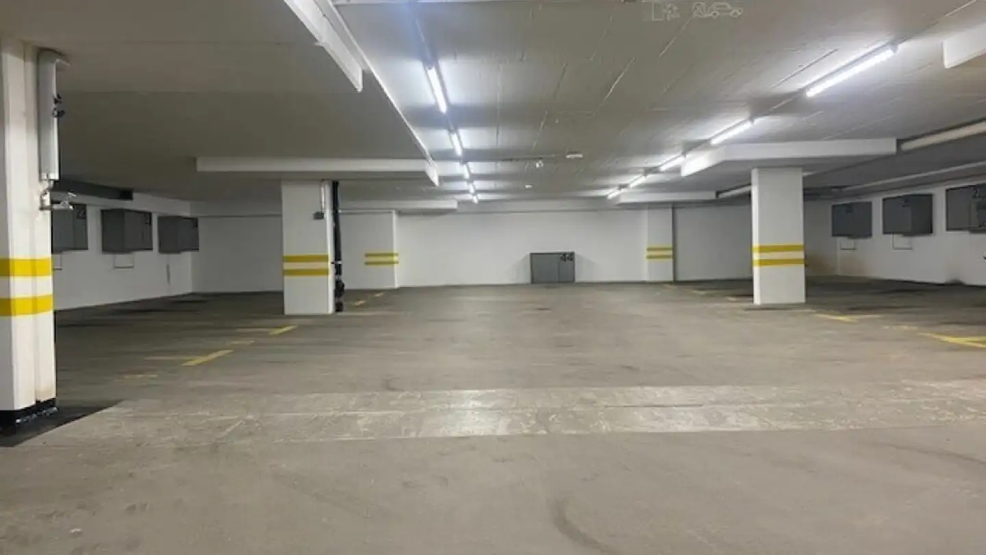 Underground parking space for rent - Am Holbrig 7, 8049 Zürich - Photo 2