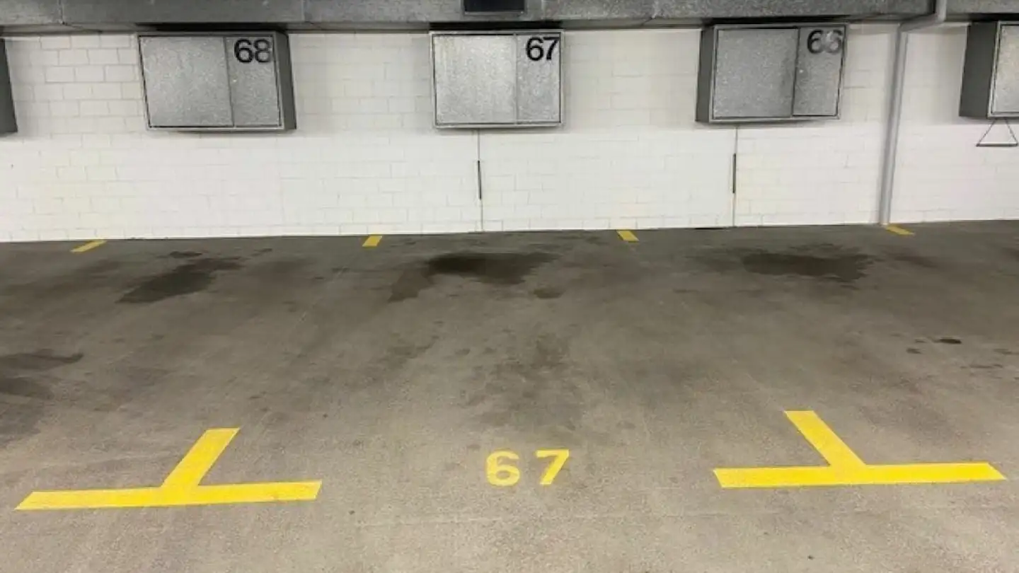 Underground parking space for rent - Am Holbrig 7, 8049 Zürich - Photo 3