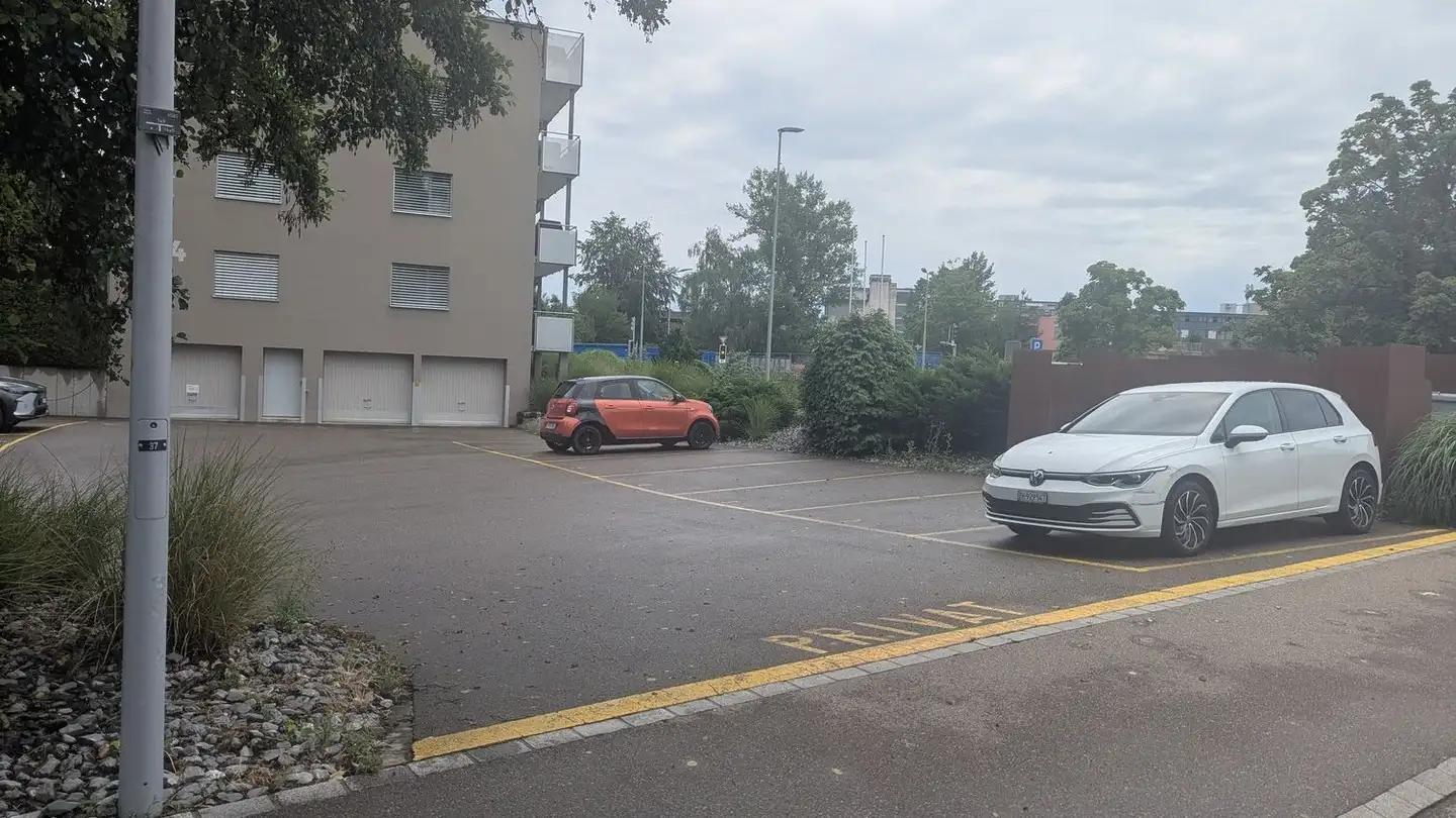 Parcheggio esterno in affitto - Widumstrasse 4, 8603 Schwerzenbach