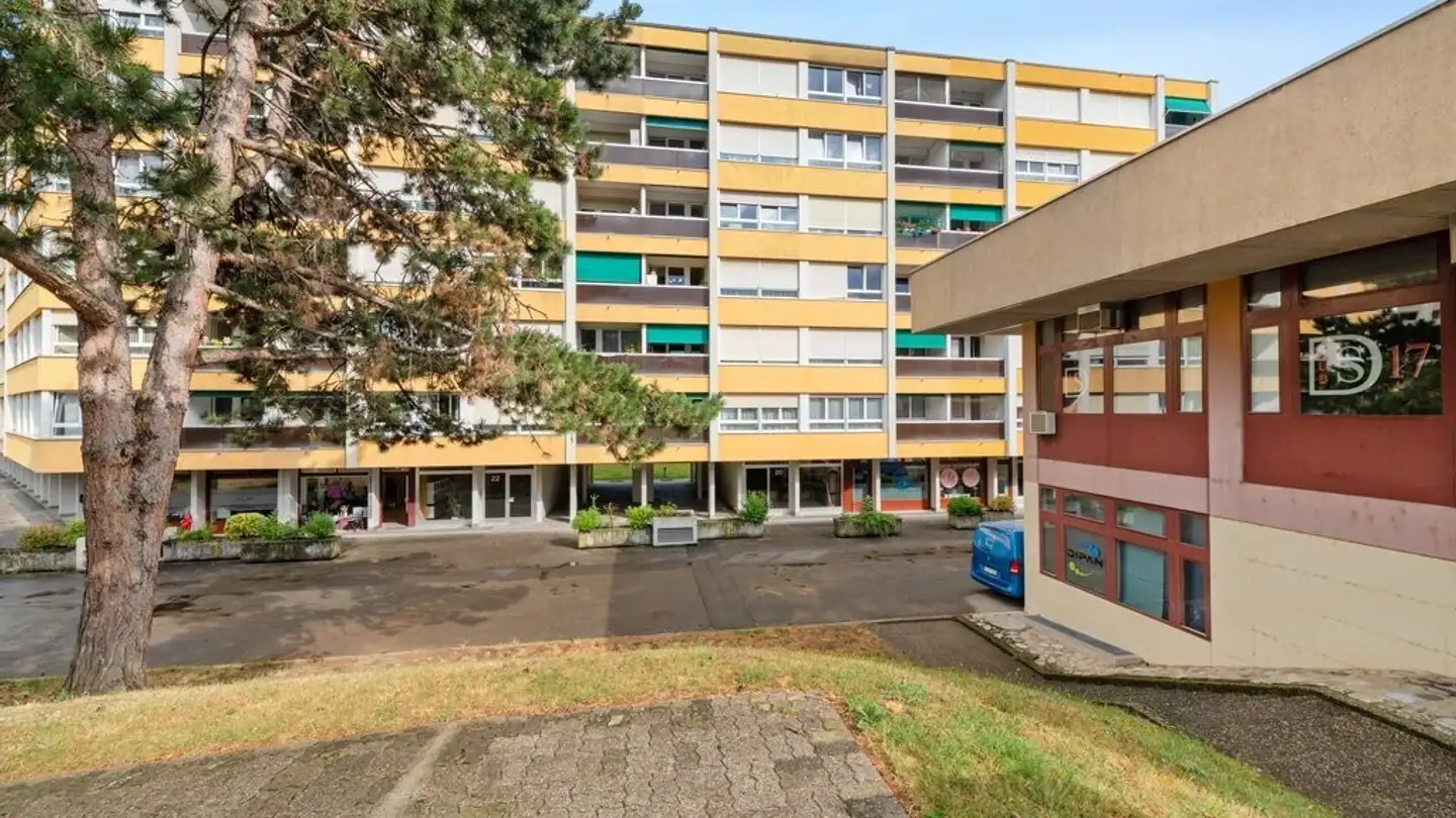 Outdoor parking space for rent - Promenade Des Champs-Fréchets, 1217 Meyrin