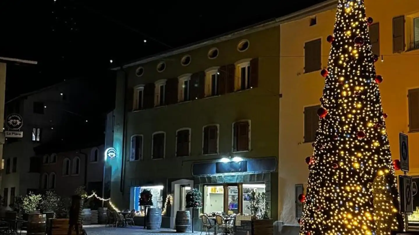 Mixed-use building for sale - La Place 4, 1958 St-Léonard