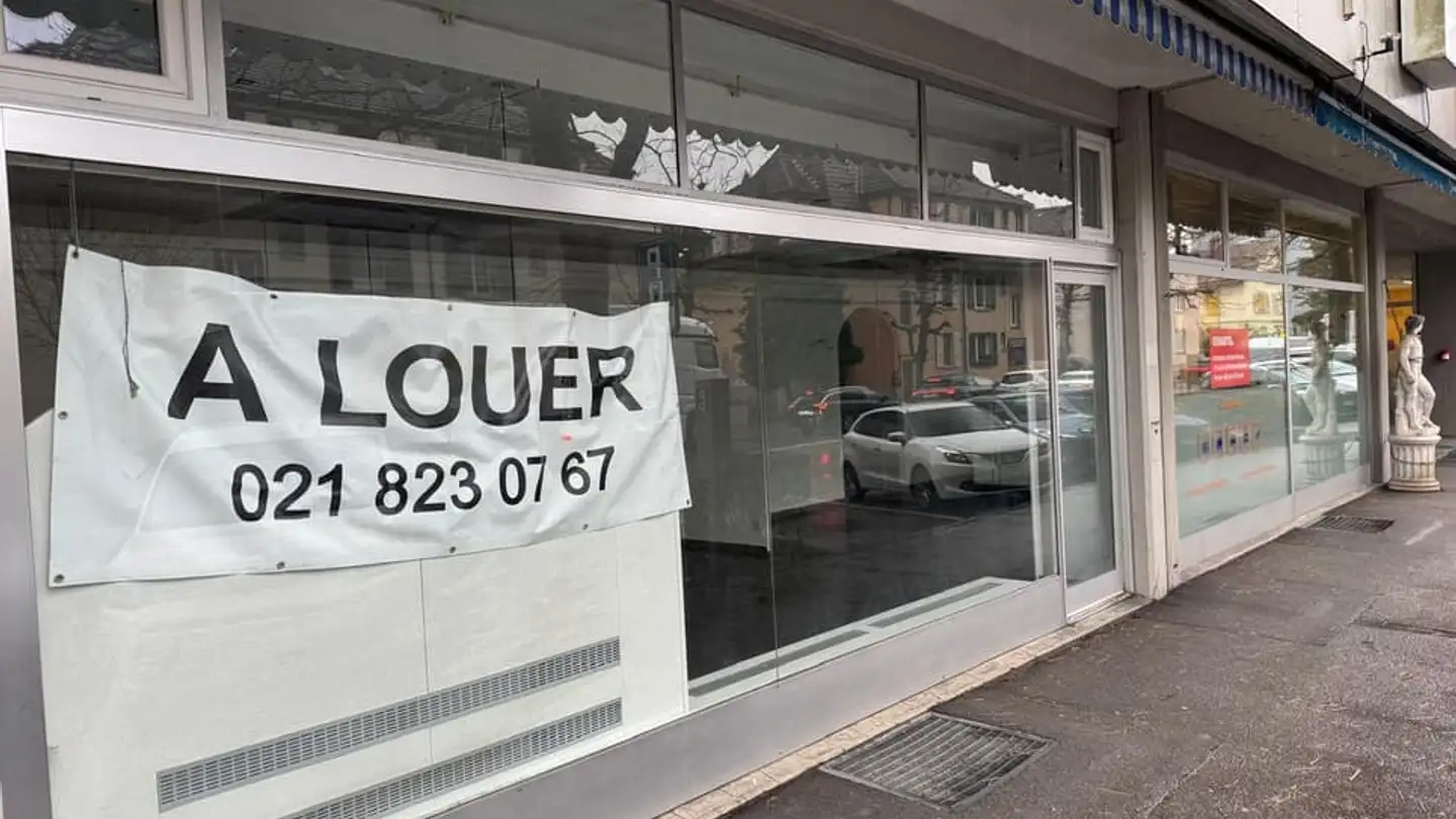Commercial for rent - Rue Du Débarcadère / Ländtestrasse 47, 2503 Biel/Bienne