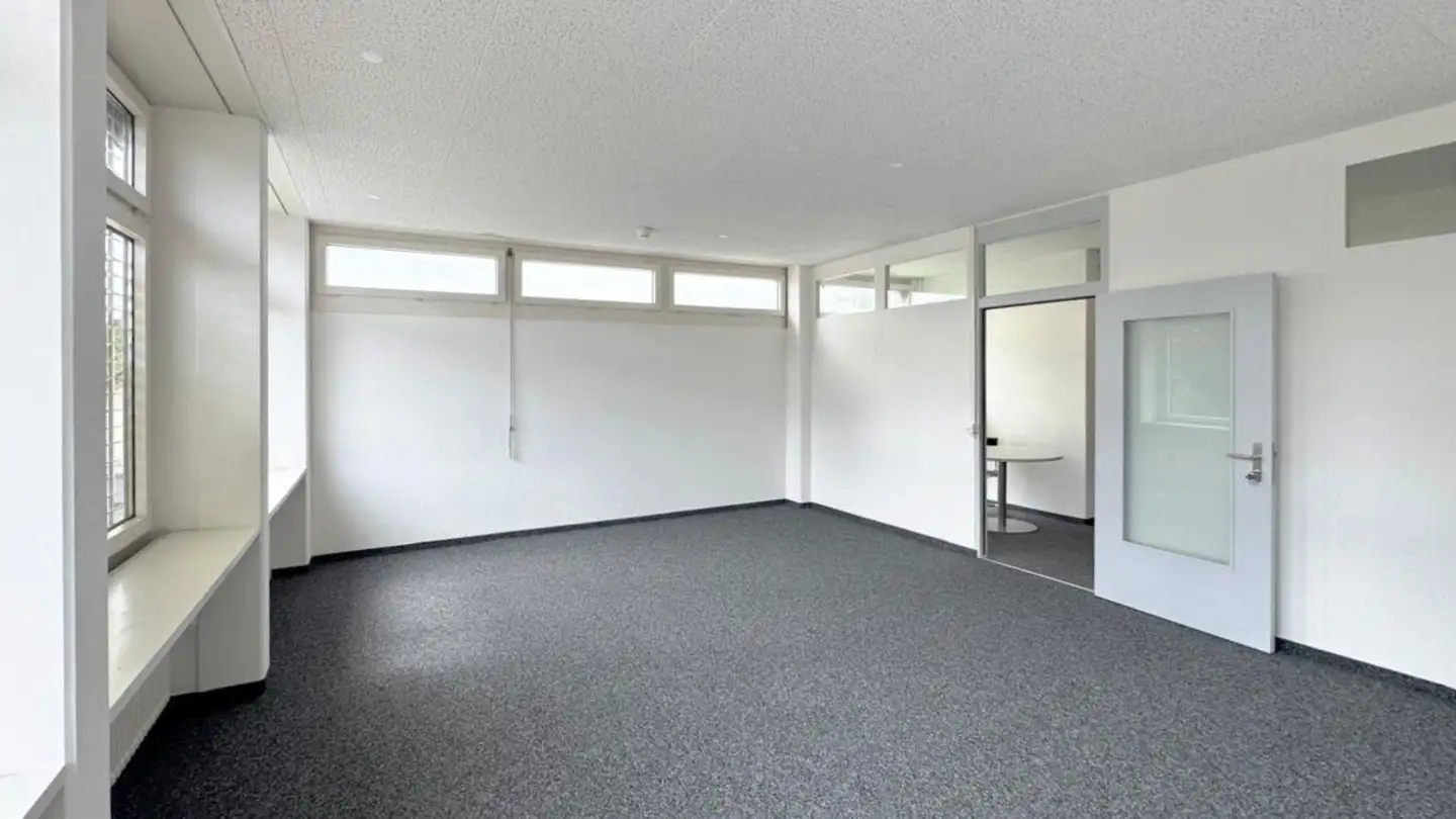 Bürofläche mieten - Eichtalstrasse 55, 8634 Hombrechtikon - Foto 3