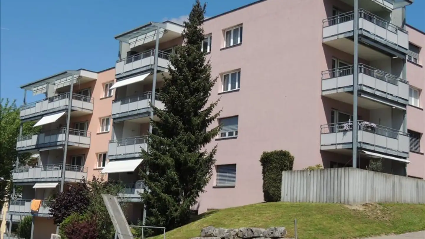Place de parking intérieure pour moto à louer - Sulzbacherstrasse 3, 8610 Uster