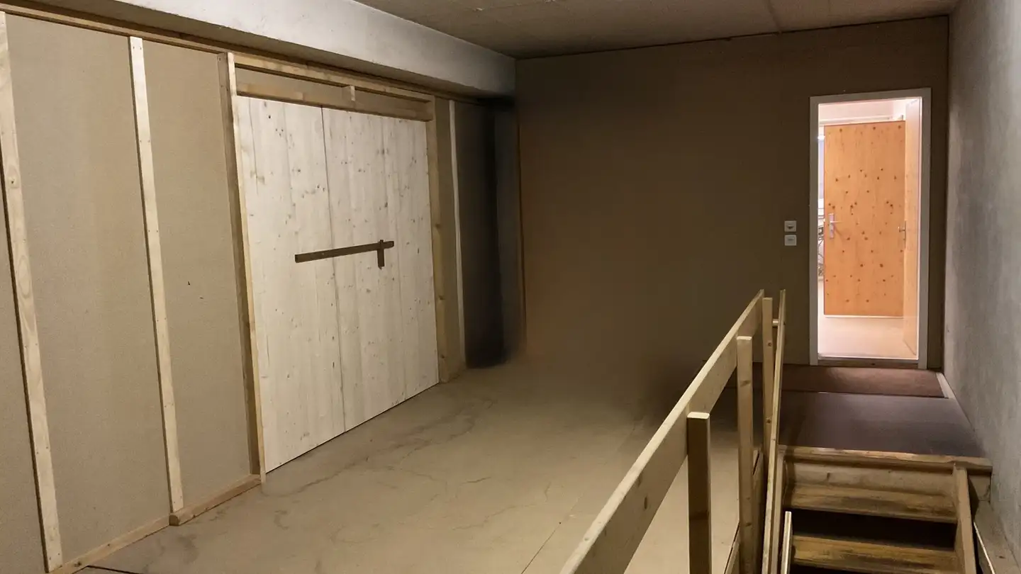 Gewerbe mieten - Schwimmbadstrasse, 8762 Schwanden GL