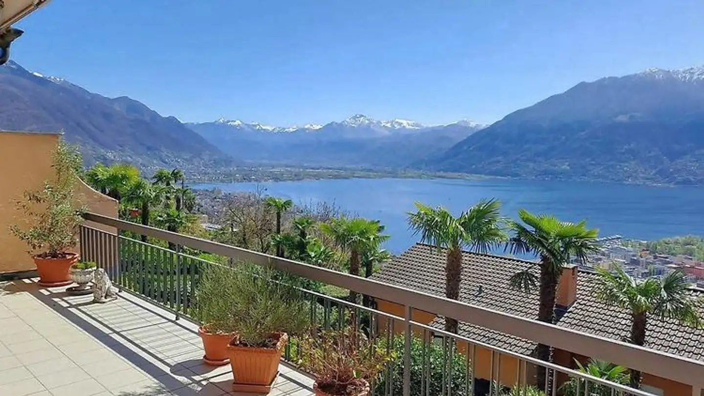 Furnished apartment for rent - 6605 Locarno