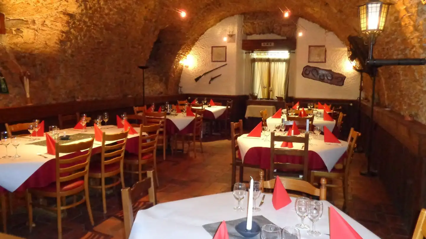 Restaurant à louer - Rue Miéville 2, 2105 Travers - Photo 2