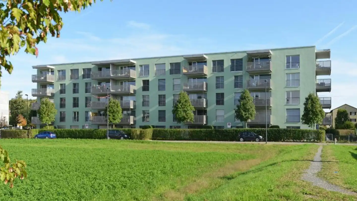 Indoor motorbike parking space for rent - Lorenweg 20, 8610 Uster