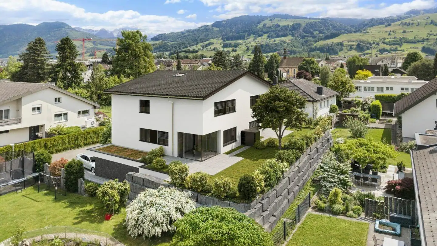 Casa bifamiliare in vendita - Birkenstrasse, 8853 Lachen SZ