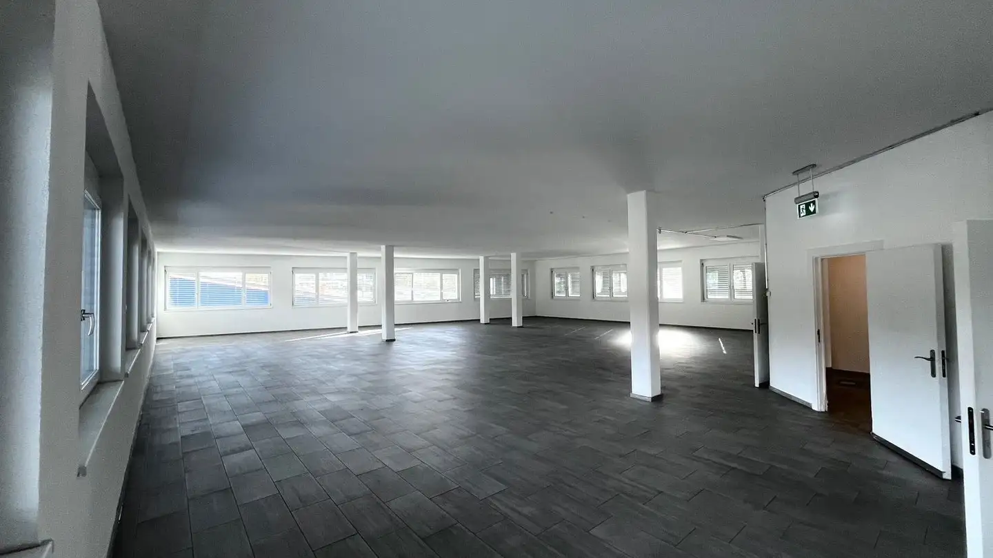 Grande magazzino in affitto - Ringstrasse 1, 4415 Lausen - Photo 3