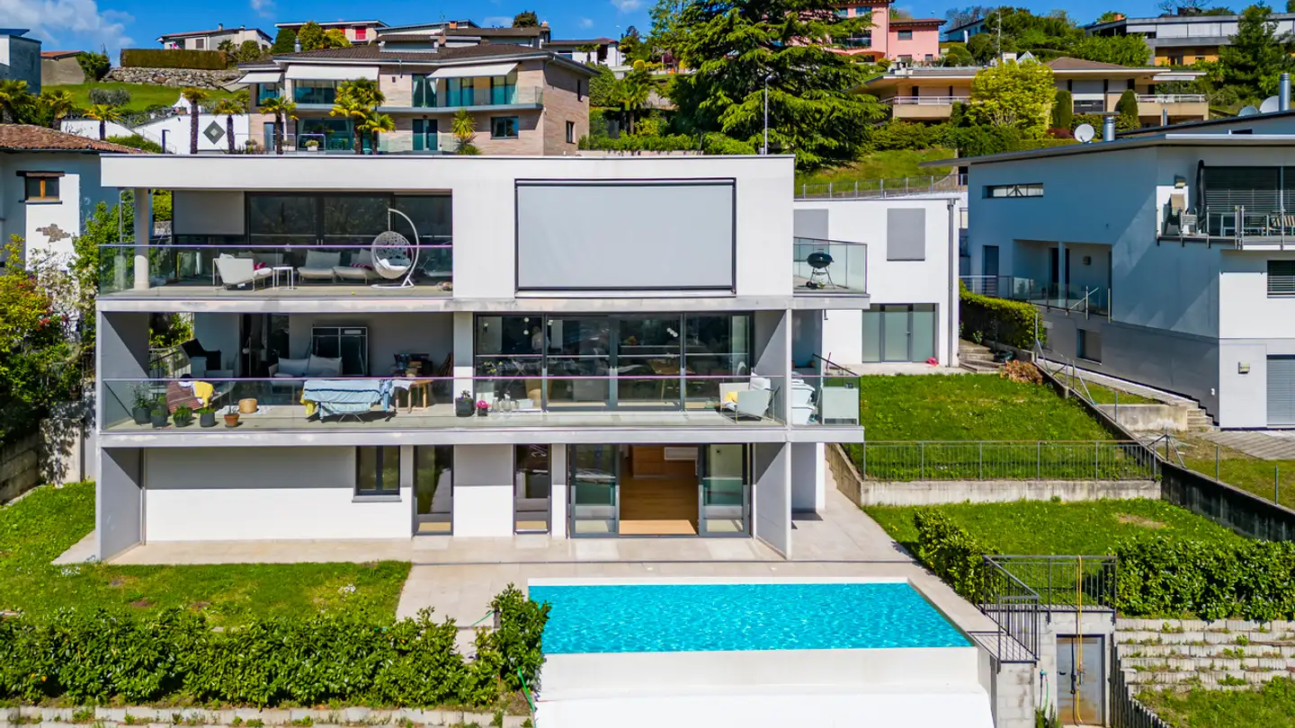 Apartment for sale - 6949 Comano