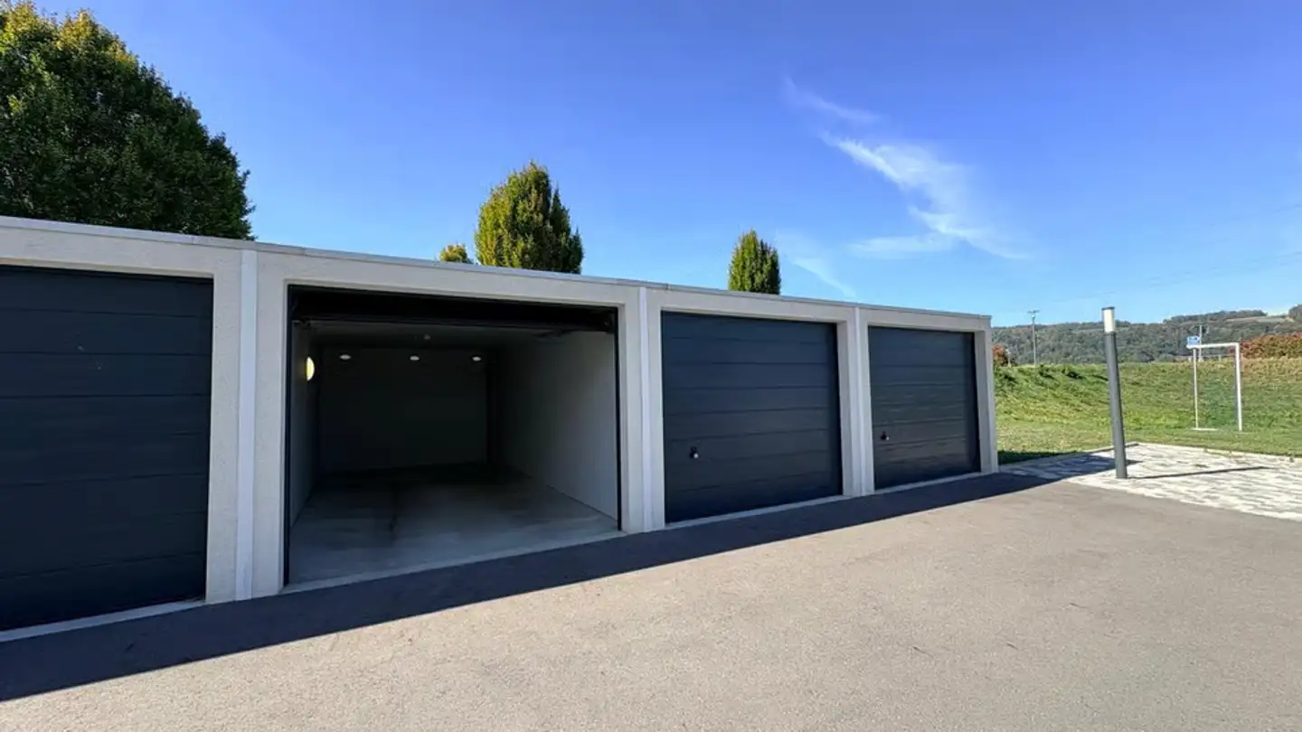 Single garage for rent - Rue Du Village 10a, 1525 Henniez - Photo 2