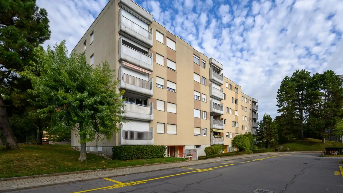 Outdoor parking space for rent - Chemin De La Covatannaz, 1032 Romanel-sur-Lausanne