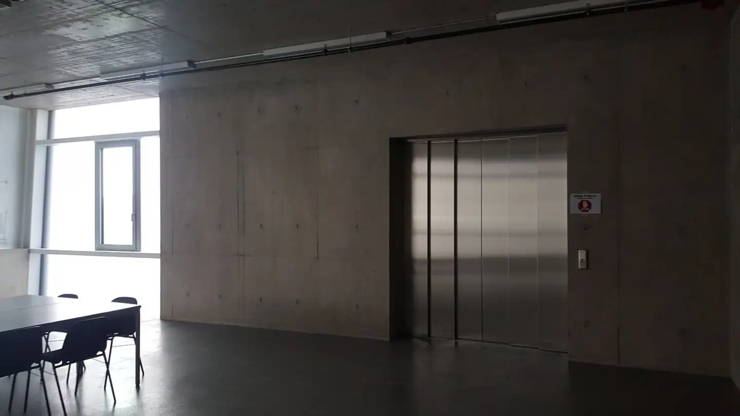Workshop for rent - 1242 Satigny