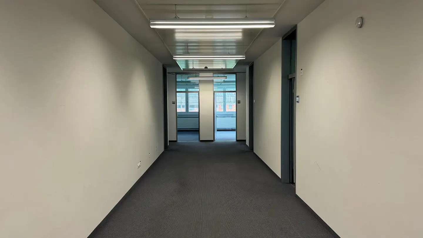 Spazio ufficio in affitto - Via Innovativa 1, 7013 Domat/Ems - Photo 3