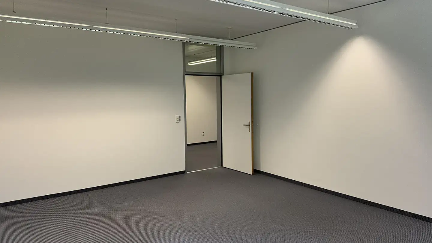 Spazio ufficio in affitto - Via Innovativa 1, 7013 Domat/Ems - Photo 4