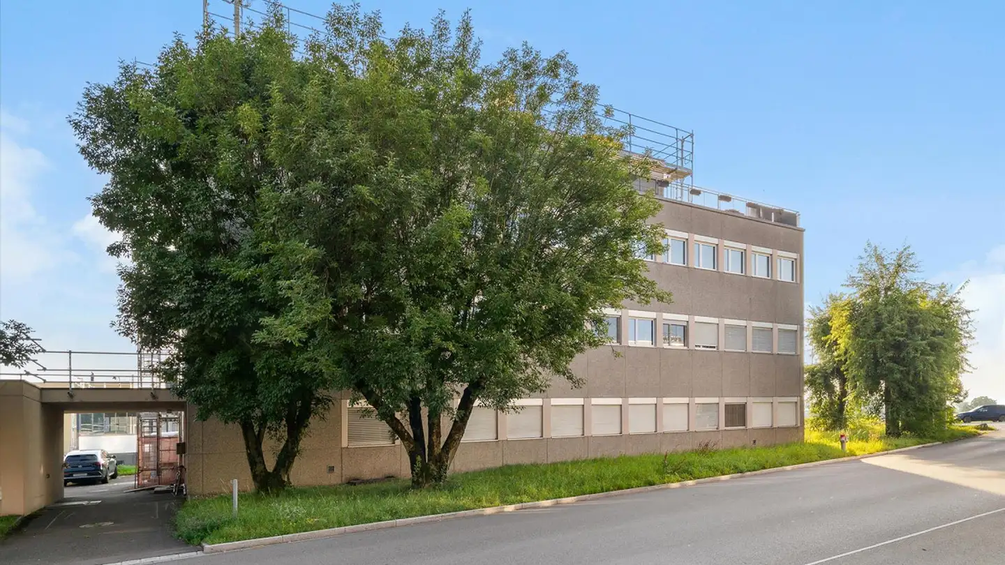 Commercial à louer - Tämperlistrasse 2, 8117 Fällanden - Photo 2