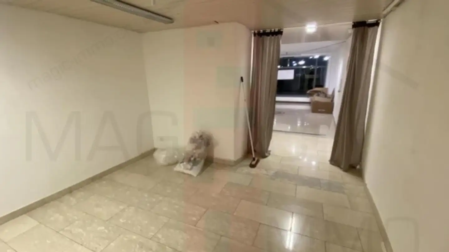 Gewerbe mieten - Rue De Fer 7, 2800 Delémont