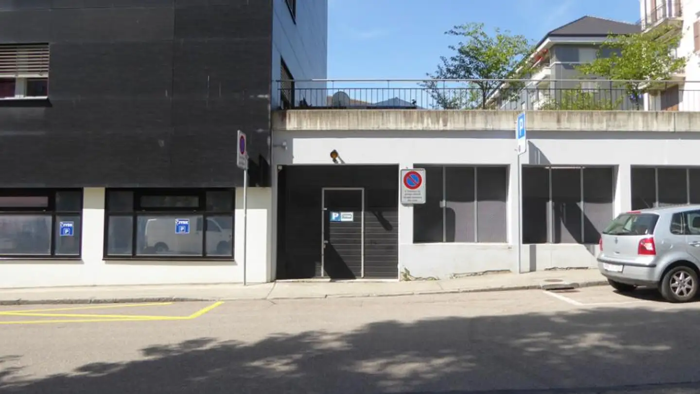 Underground parking space for rent - Avenue Léopold-Robert 146, 2300 La Chaux-de-Fonds