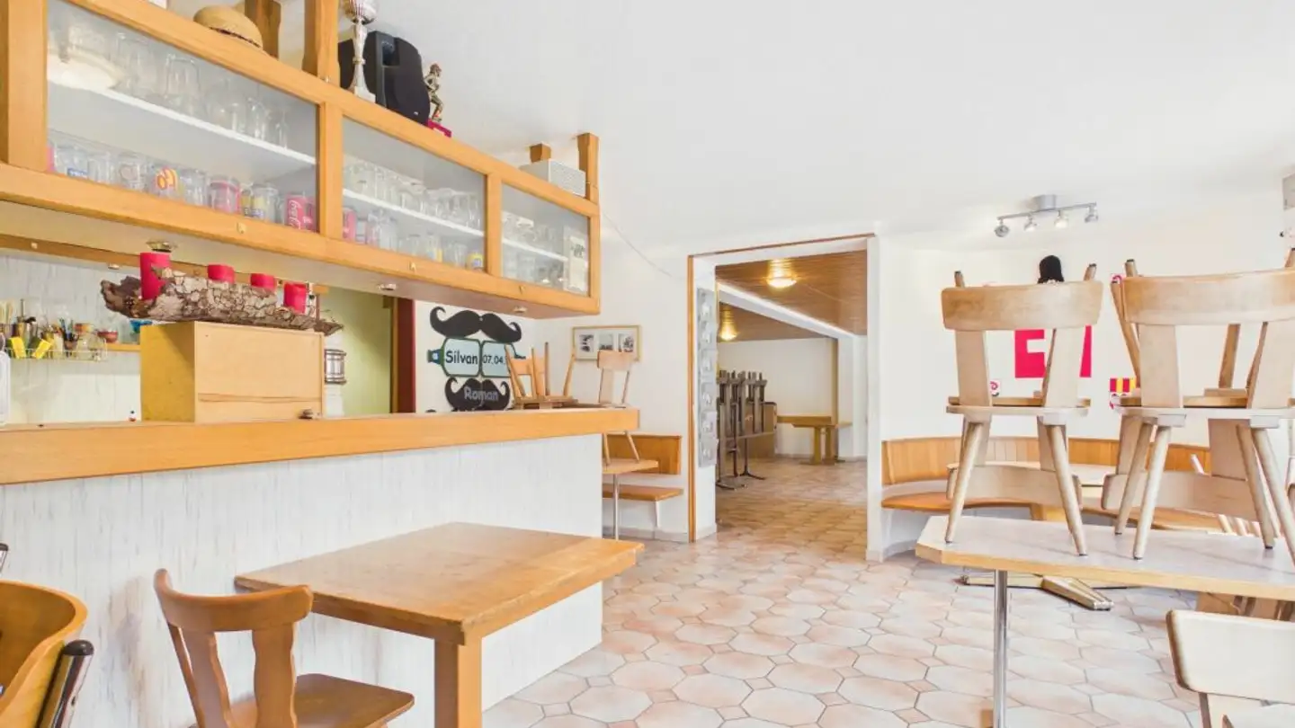 Restaurant for rent - Roggenburgstrasse 1, 2813 Ederswiler - Photo 2