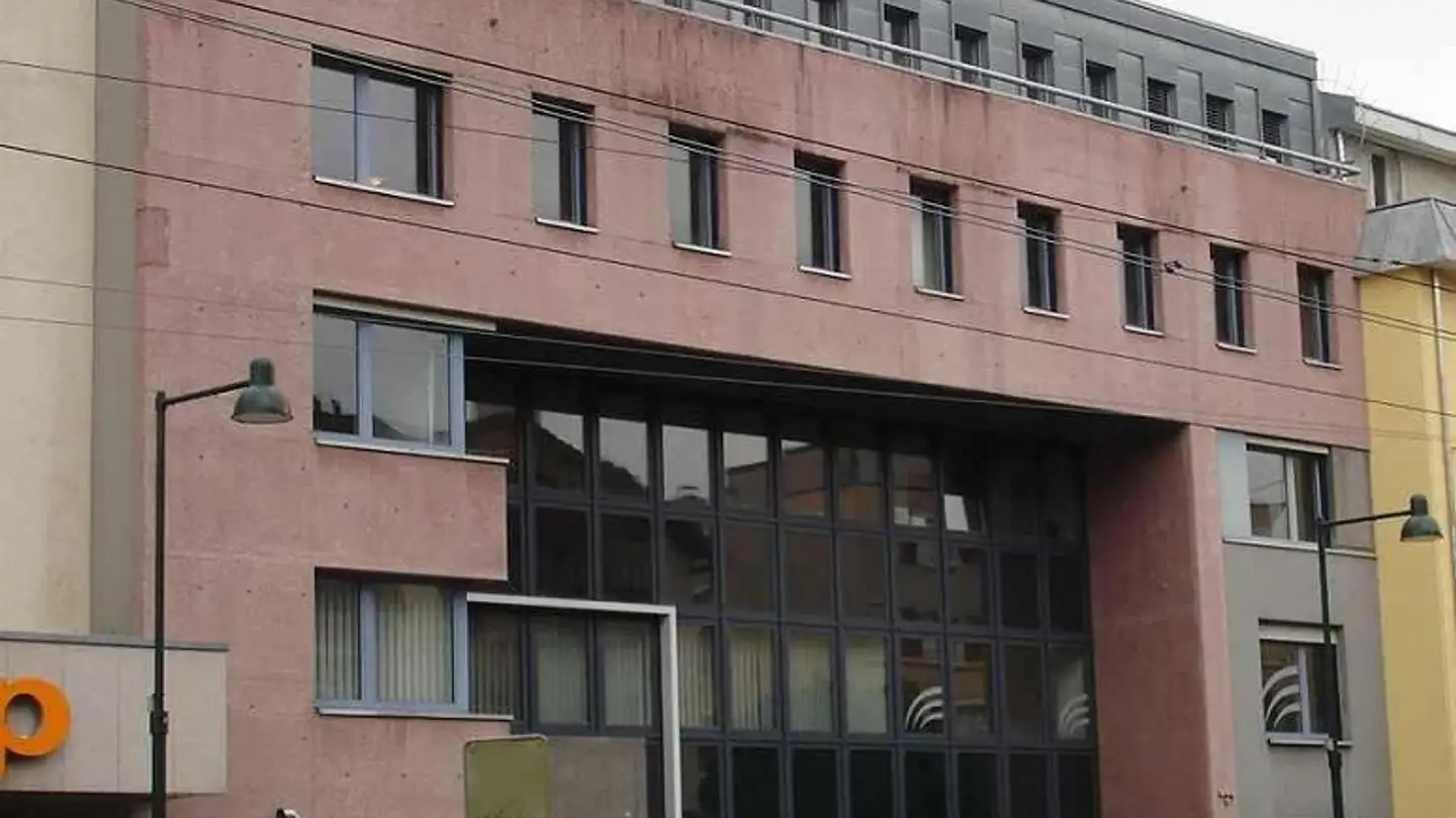 Place de parking souterraine à louer - Hauptstrasse 56, 4127 Birsfelden