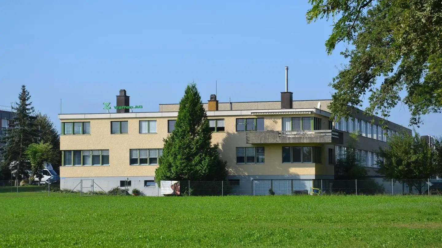 Commercial à louer - Hofstrasse 17, 8181 Höri