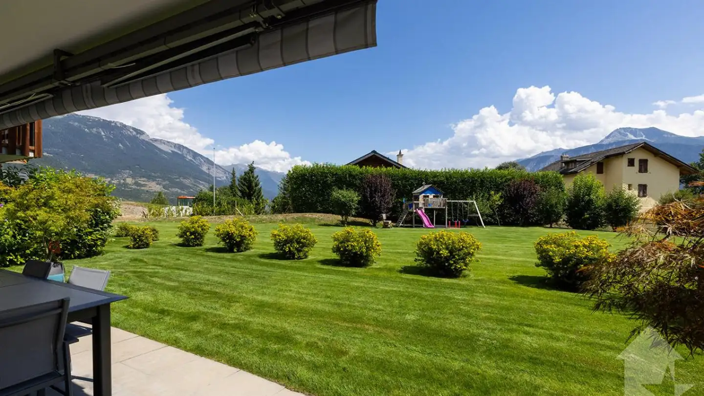 Apartment for sale - 3974 Mollens VS