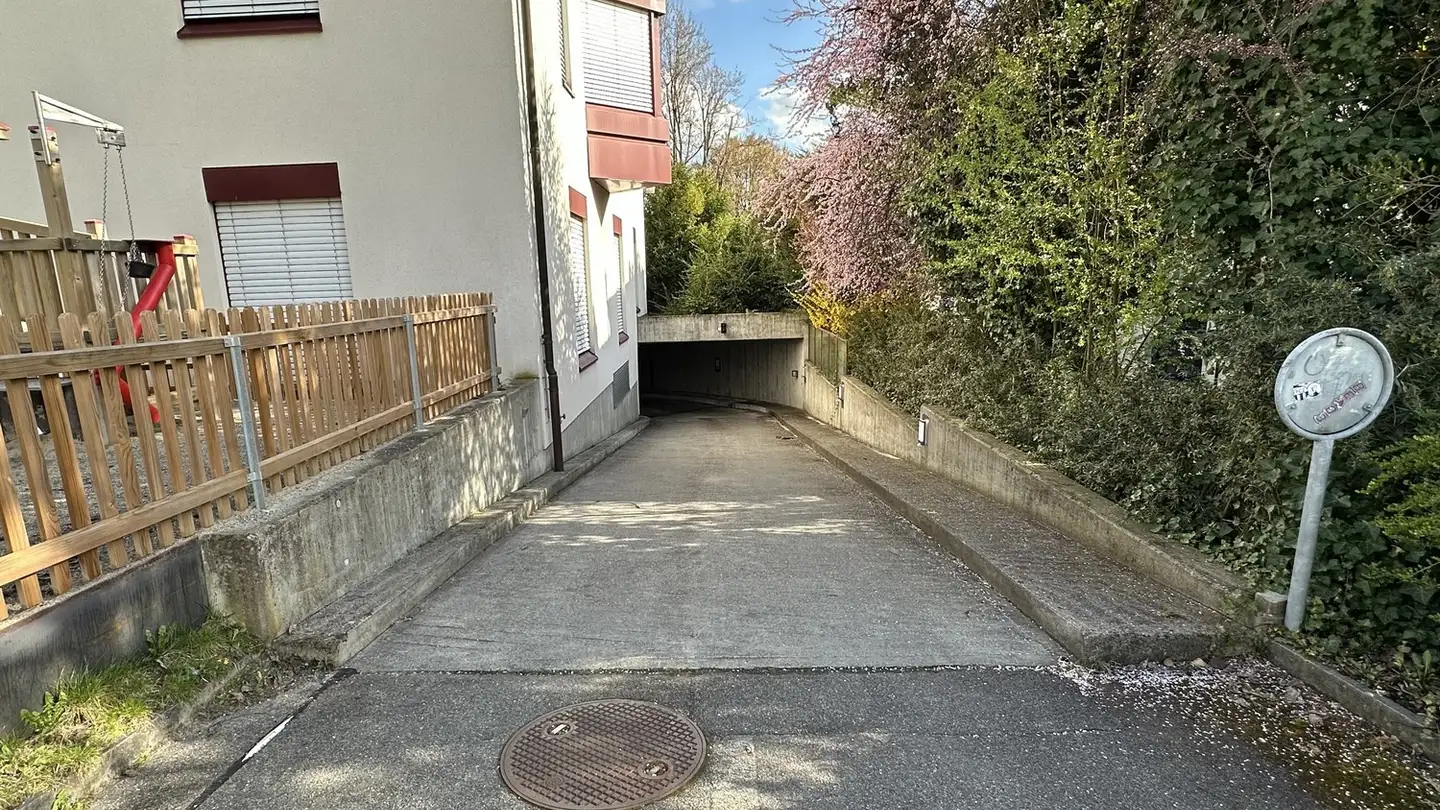 Parcheggio esterno in affitto - Bergstrasse 17, 8702 Zollikon