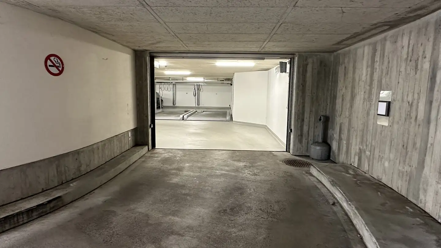 Parkplatz im Freien mieten - Bergstrasse 17, 8702 Zollikon - Foto 4