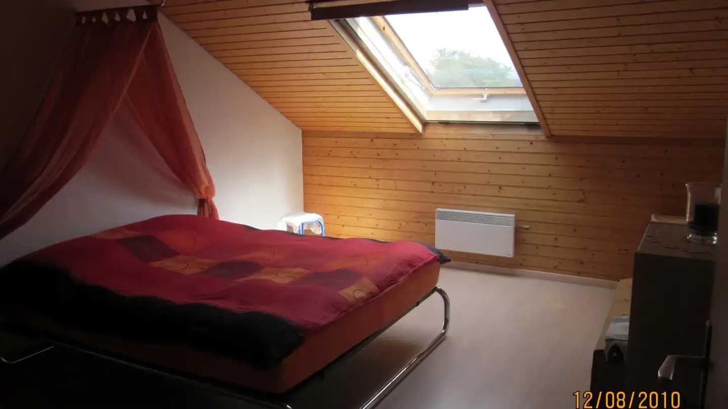 Dachgeschosswohnung mieten - Vallamand-Dessous, 1586 Vallamand - Foto 4