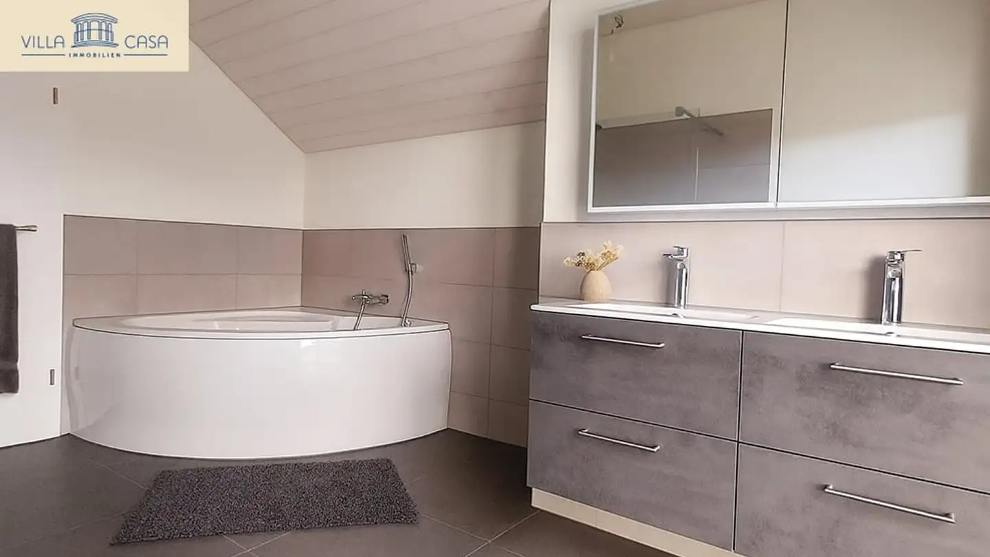 Attic flat for sale - Krattigstrasse 69, 3700 Spiez - Photo 2