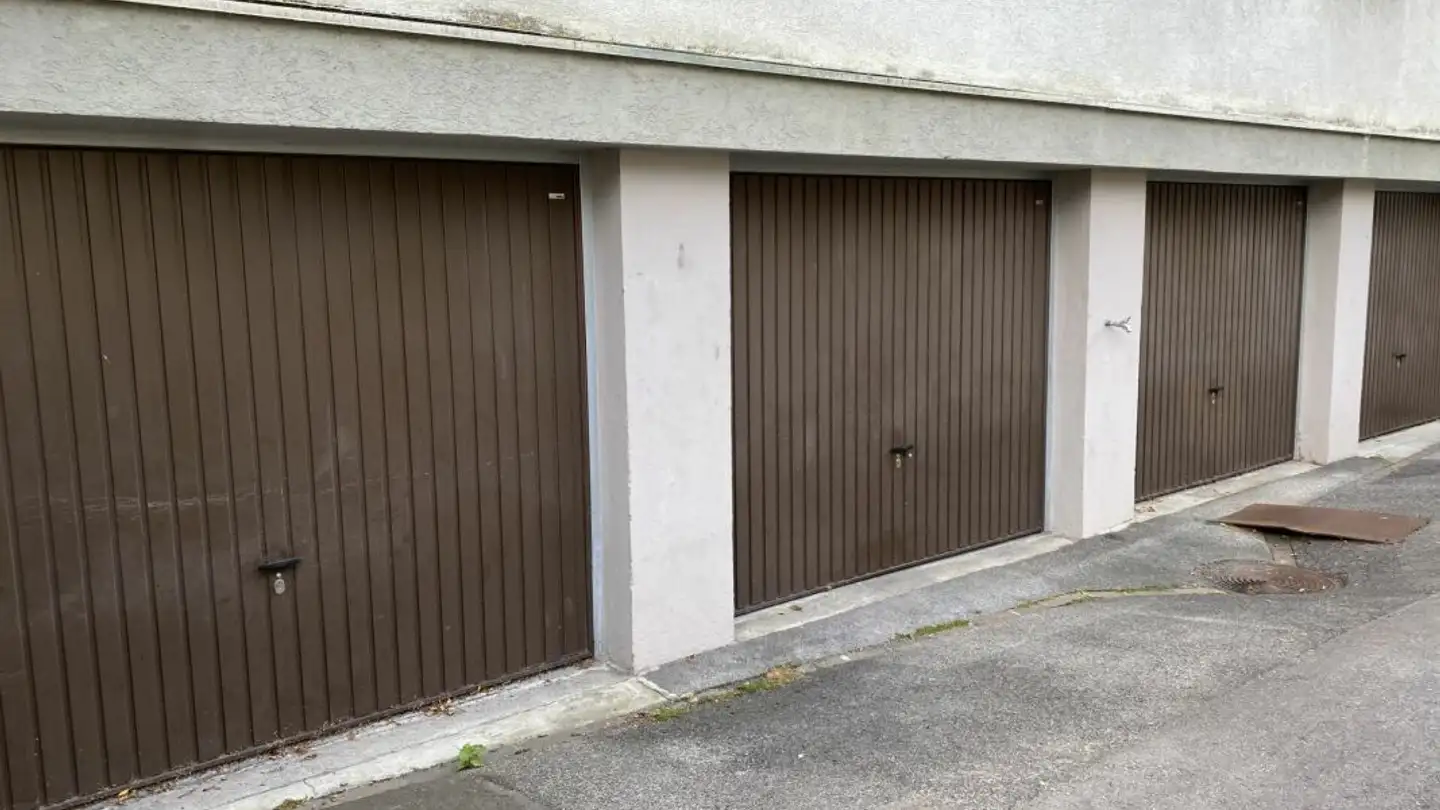 Place de parking extérieure à louer - Rieven, 7013 Domat/Ems