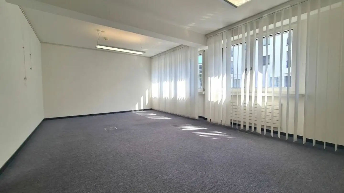 Bureau à louer - Wildenstrasse 6, 8212 Neuhausen am Rheinfall - Photo 2