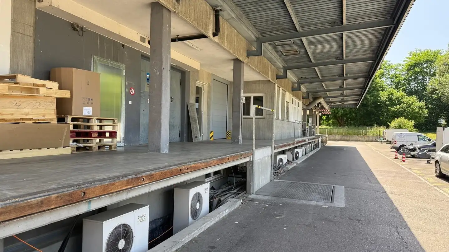 Commercial for rent - Industriestrasse 9, 8117 Fällanden - Photo 3