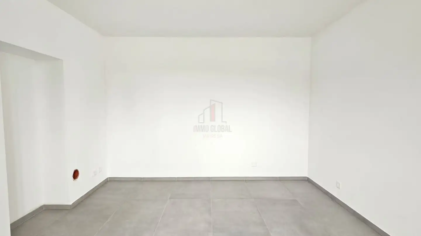 Edificio ad uso misto in affitto - Via Giulia, 6855 Stabio - Photo 2