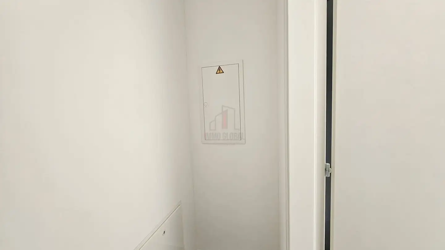 Edificio ad uso misto in affitto - Via Giulia, 6855 Stabio - Photo 4