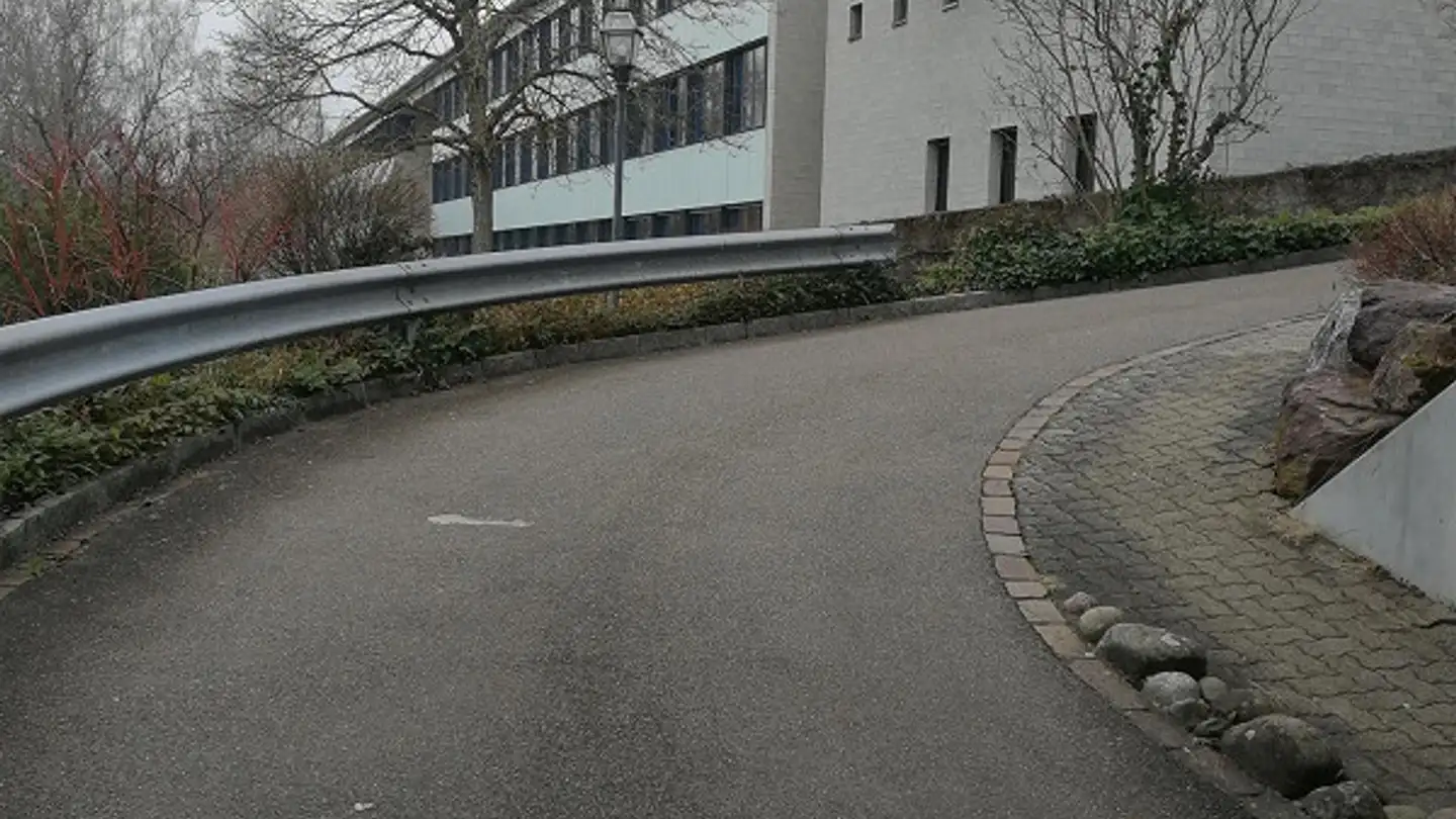 Tiefgaragenstellplatz mieten - Giblenstrasse 51, 8049 Zürich - Foto 2