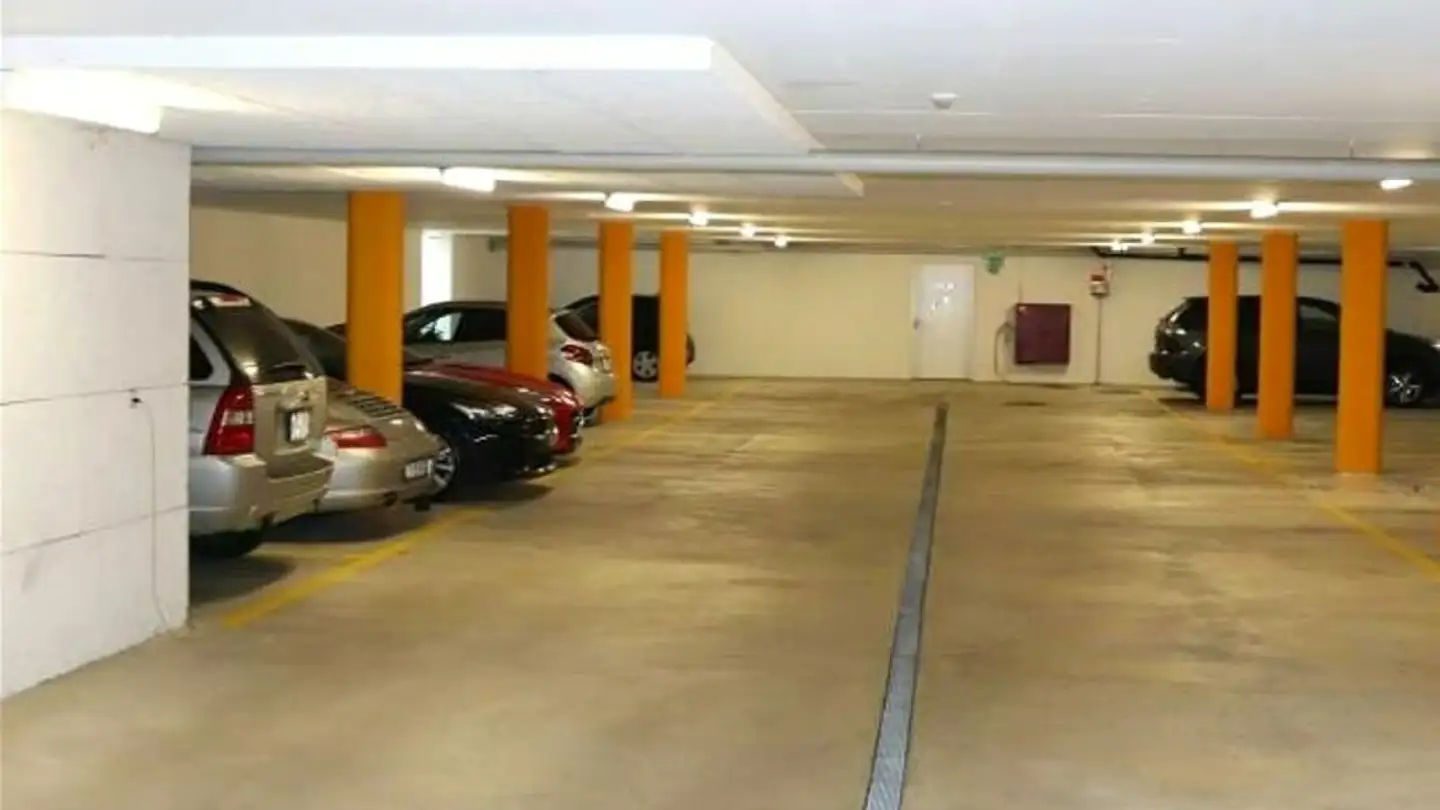Underground parking space for rent - Hueberstrasse 8a, 8304 Wallisellen - Photo 2
