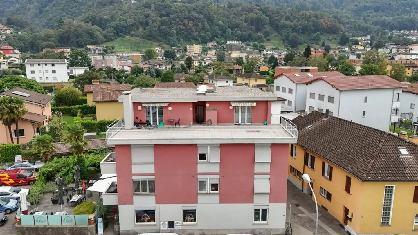 Mischgenutztes Gebäude kaufen - Via Monte Ceneri 17, 6512 Giubiasco