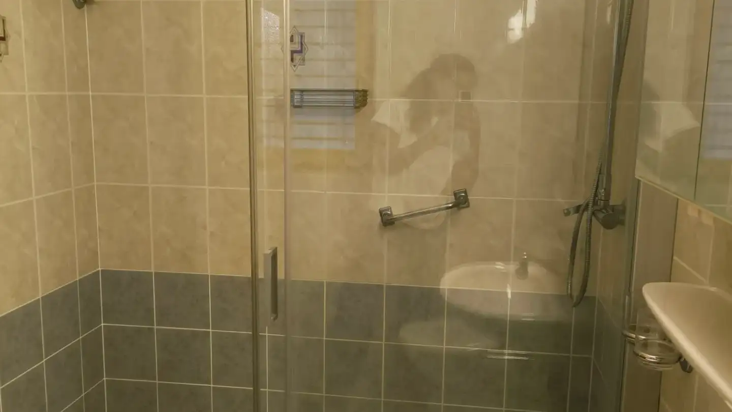 Apartment for rent - 1974 Arbaz - Photo 2