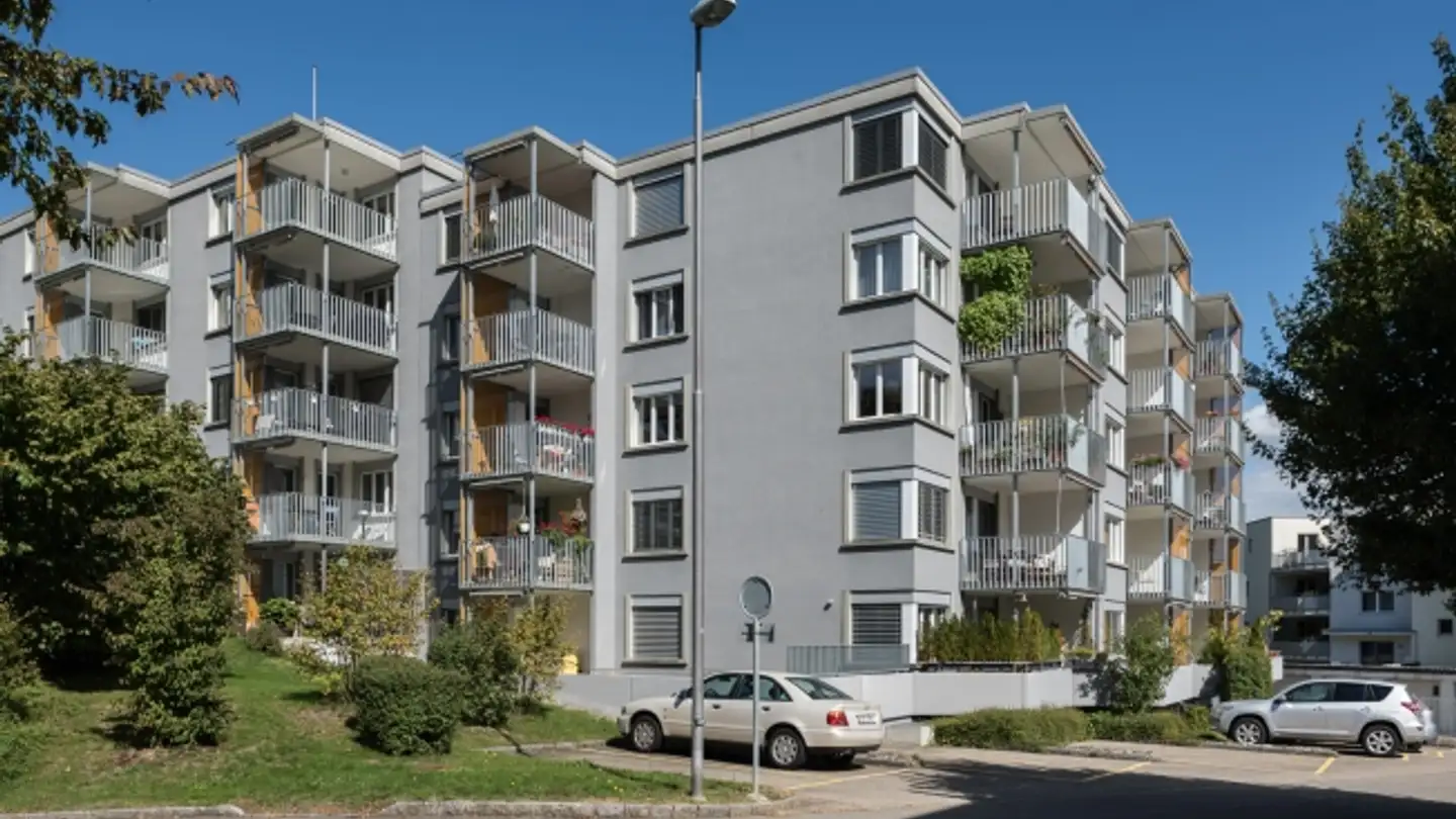 Place de parking extérieure à louer - Im Riet 2, 8200 Schaffhausen