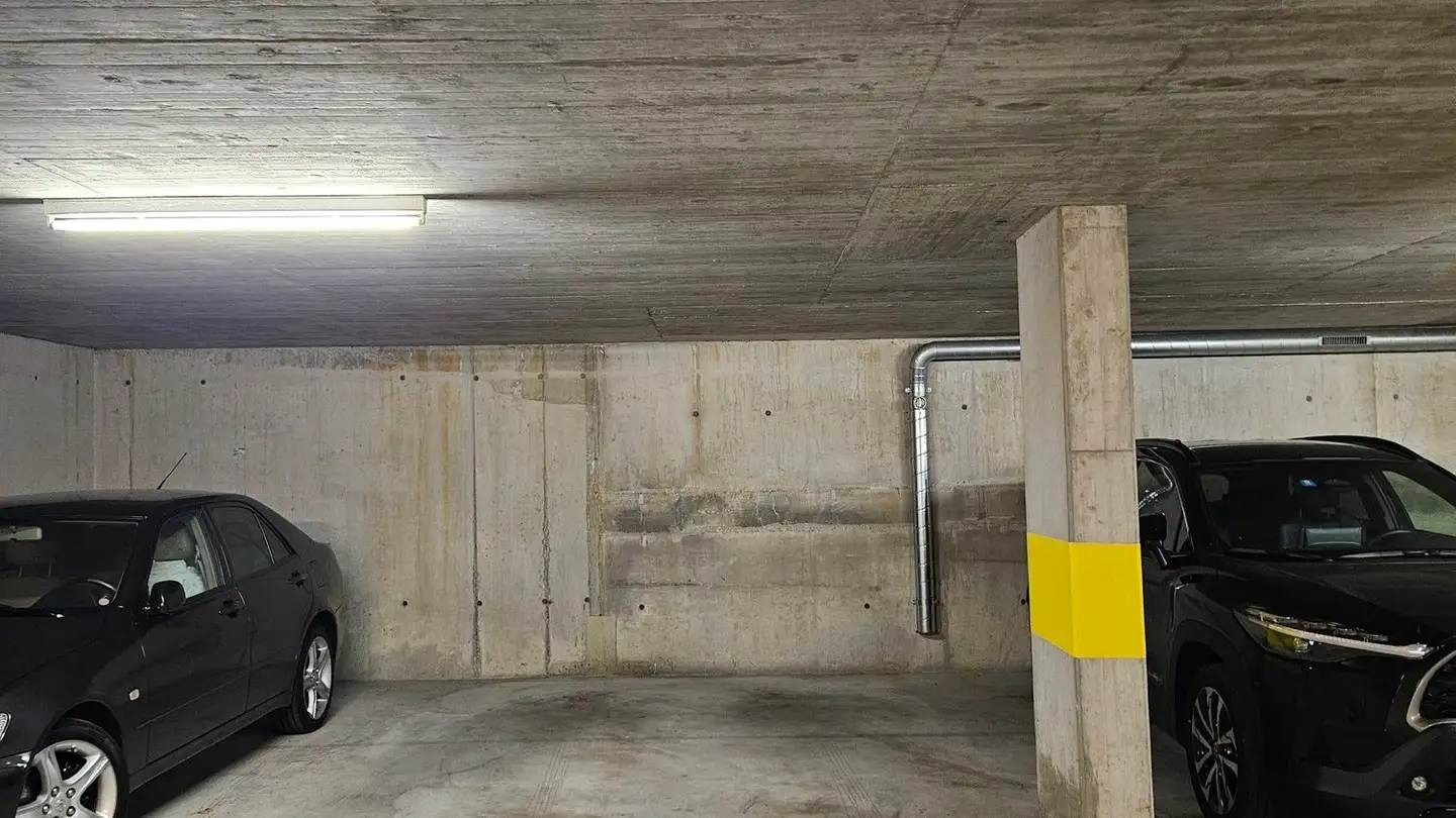 Tiefgaragenstellplatz mieten - Süsswinkelstrasse, 8864 Reichenburg