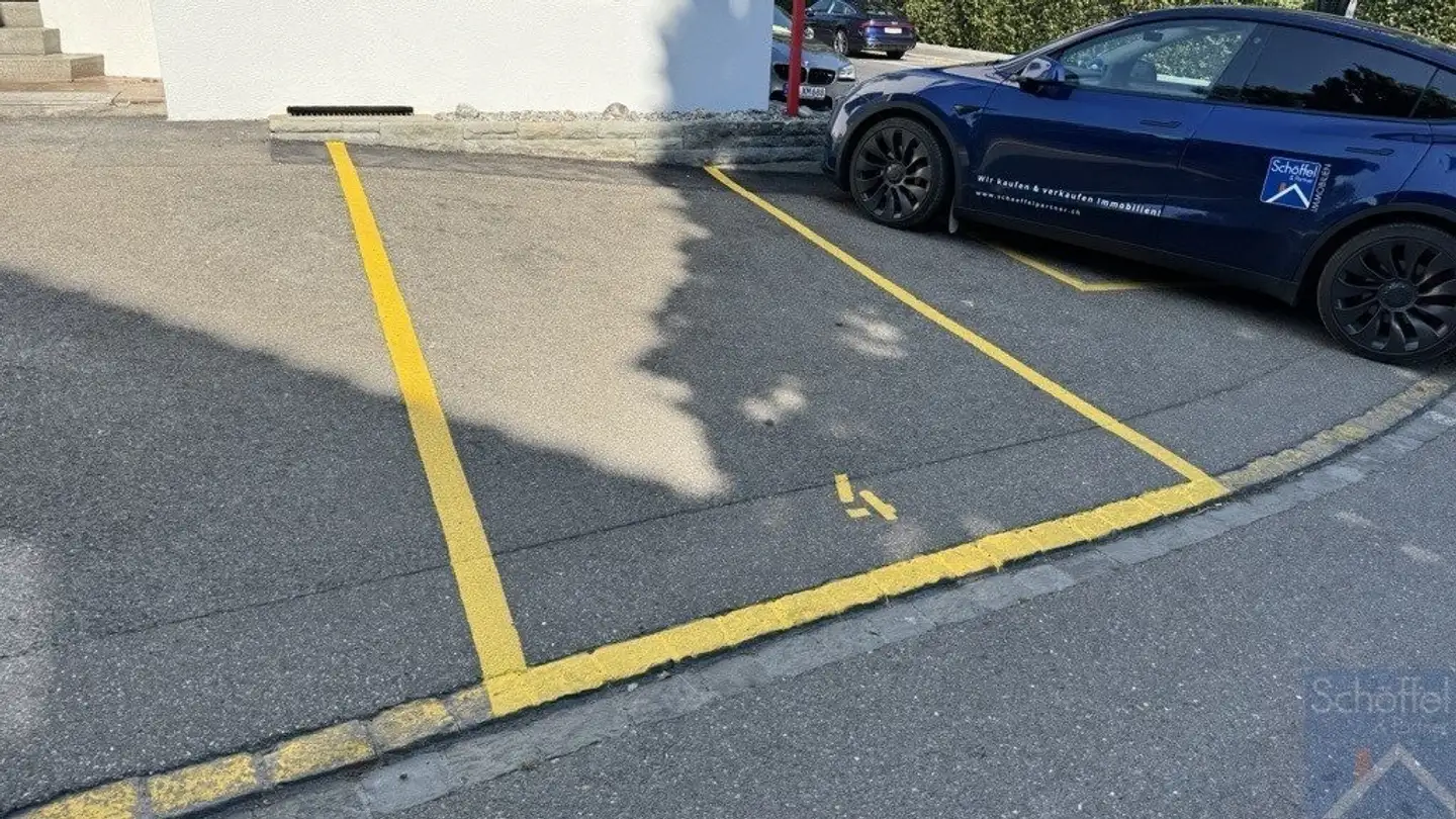 Parkplatz im Freien mieten - Albulastrasse 2, 8200 Schaffhausen