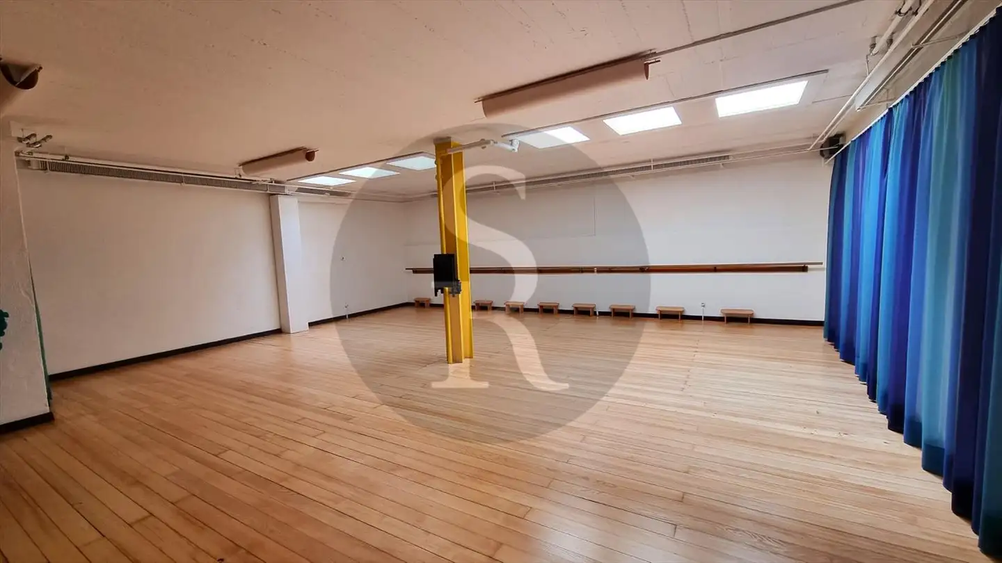 Palazzetto dello sport in affitto - Faubourg De L'hôpital 26, 2000 Neuchâtel - Photo 2