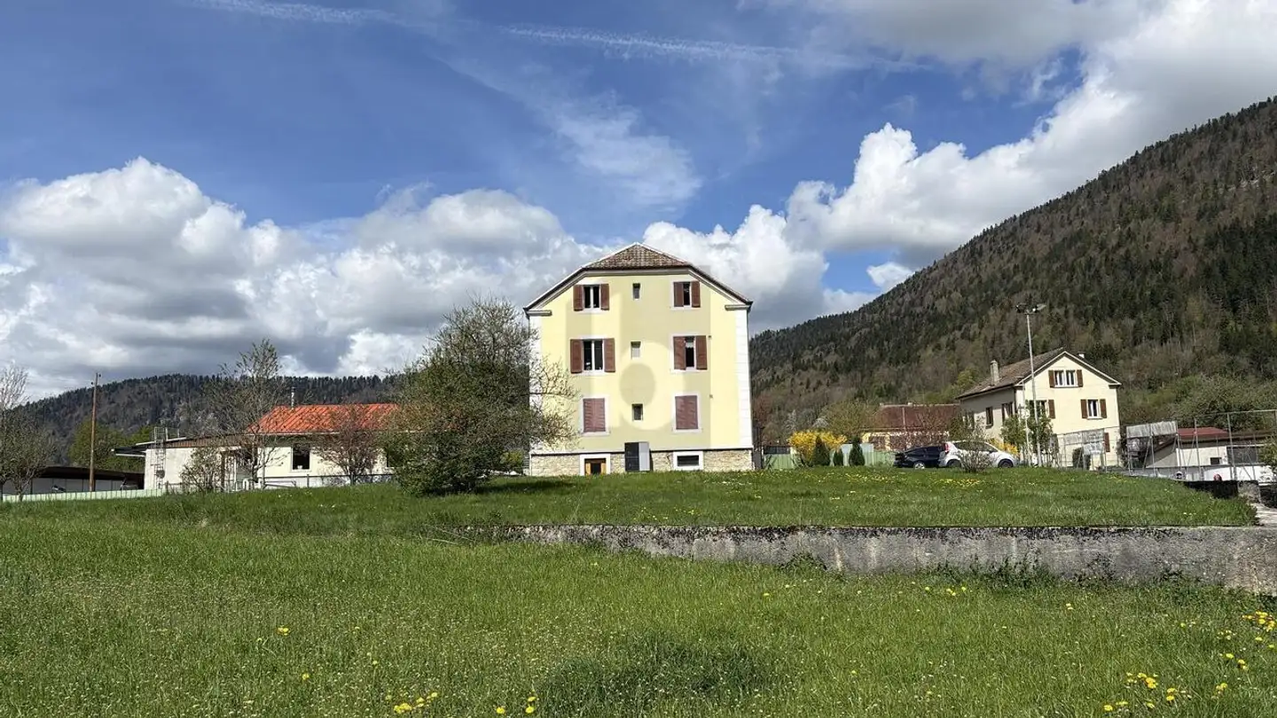 Maison atypique à vendre - 2103 Noiraigue