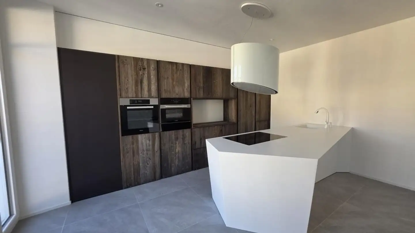 Apartment for rent - Avenue Léopold-Robert 35, 2300 La Chaux-de-Fonds - Photo 2