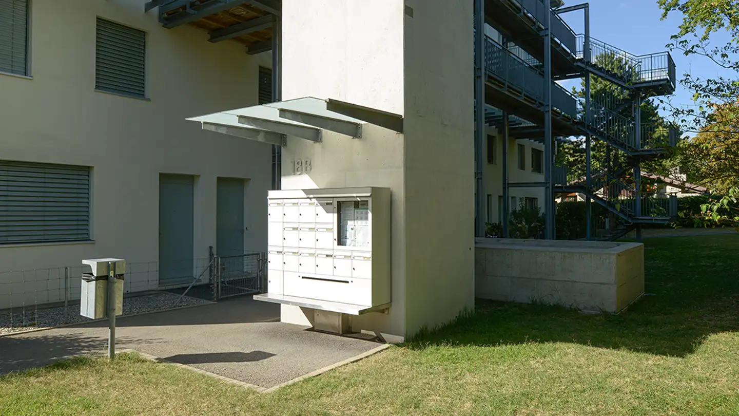 Parcheggio interno per moto in affitto - 1222 Vésenaz - Photo 3