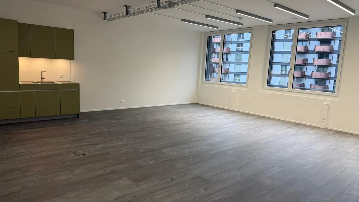Commercial à louer - Ringstrasse 18, 8600 Dübendorf
