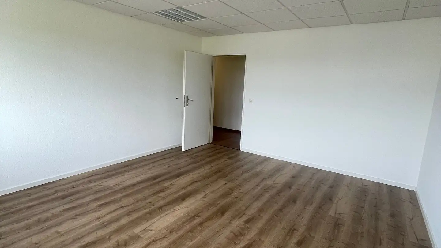 Bureau à louer - Schlosserstrasse 4, 8180 Bülach - Photo 3