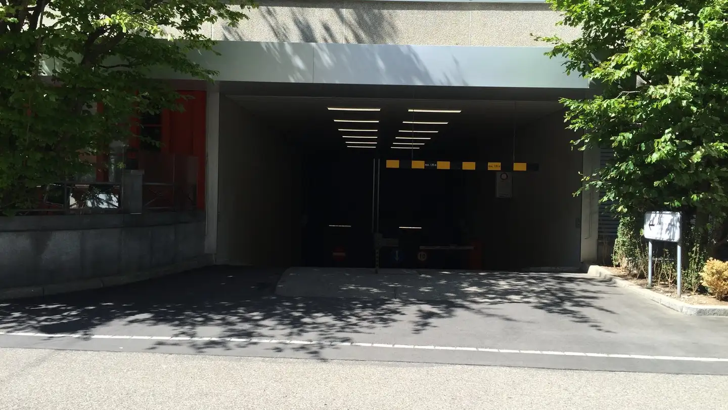 Tiefgaragenstellplatz mieten - Werdstrasse 75, 8004 Zürich